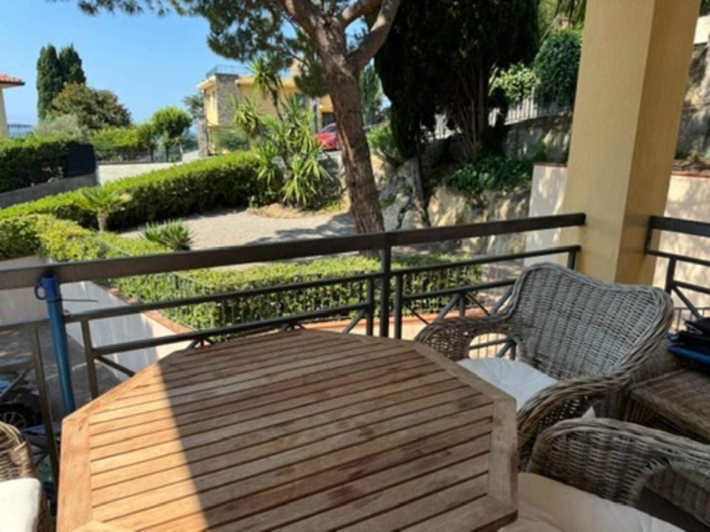 Private Garden Seaview Apartment Bordighera